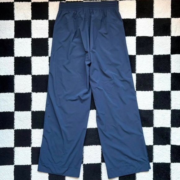 Lululemon Wanderer Wide Leg Pant Navy Blue size 2 - Picture 7 of 8